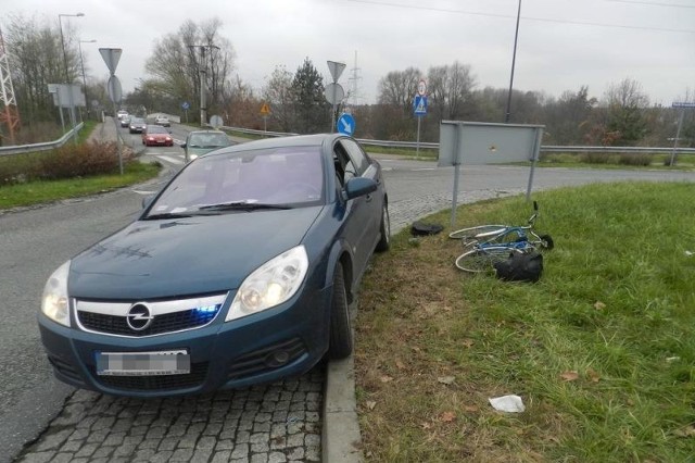 Prawdopodobną przyczyną wypadku byłu wymuszenie pierwszeństwa przejazdu przez kierowcę auta osobowego.