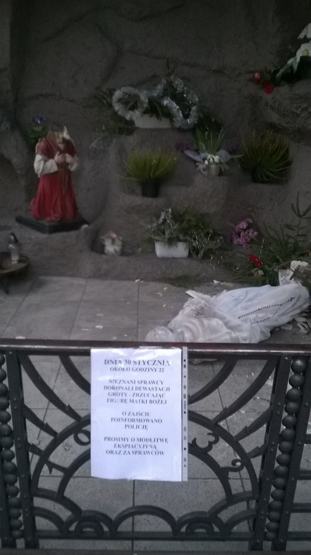 Poznań: Wandale zniszczyli figurę Matki Boskiej przy kościele św. Marcina