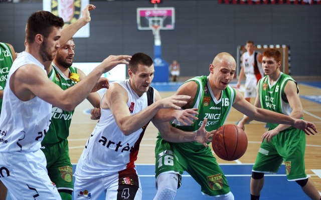 Astoria w Artego Arenie pokonała Znicza Basket Pruszków