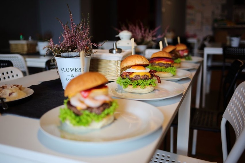 Starachowicka restauracja powstała w 2016 roku, mieści się...