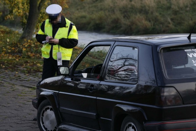 Policjanci usłyszeli zarzuty przyjmowania łapówek w kwotach od 20 zł do 500 zł