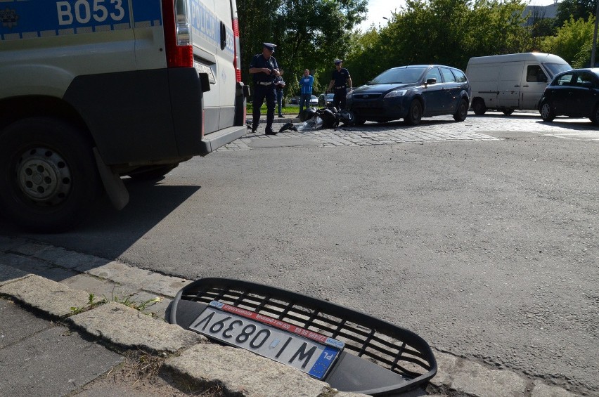 Wrocław: Wypadek na skrzyżowaniu Żelaznej i Gajowickiej. Jedna osoba ranna (ZDJĘCIA)