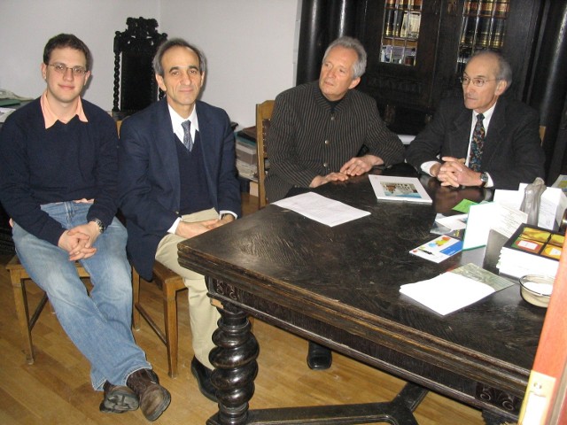 Na zdjęciu od lewej: Ethan Levine, rabbi Edward Boraz, Sławomir Preiss, dyrektor stargardzkiego muzeum i dr Michael Lozman.
