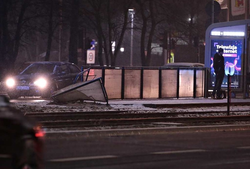 Kraków. Zderzenie samochodów na alei Pokoju  