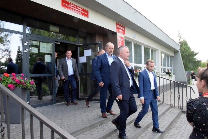 W poniedziałek do Końskich przyjechał premier Mateusz Morawiecki. Ujawniamy kulisy wizyty szefa polskiego rządu w stolicy powiatu