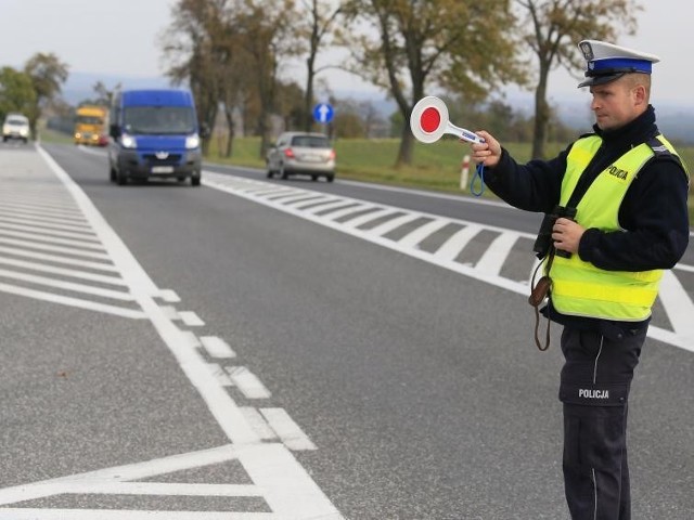 Wszystkich Świętych: zmiany na drogach wokół staszowskich cmentarzy