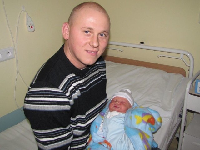 Dawid Wardaszka urodził się we wtorek, 6 grudnia. Ważył 4040 g i mierzył 58 cm. Jest pierwszym dzieckiem Iwony i Dariusza z Kalinowa