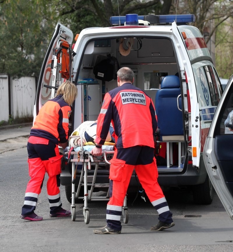 Codziennie zespoły pogotowia wyjeżdżają do pacjentów nawet...