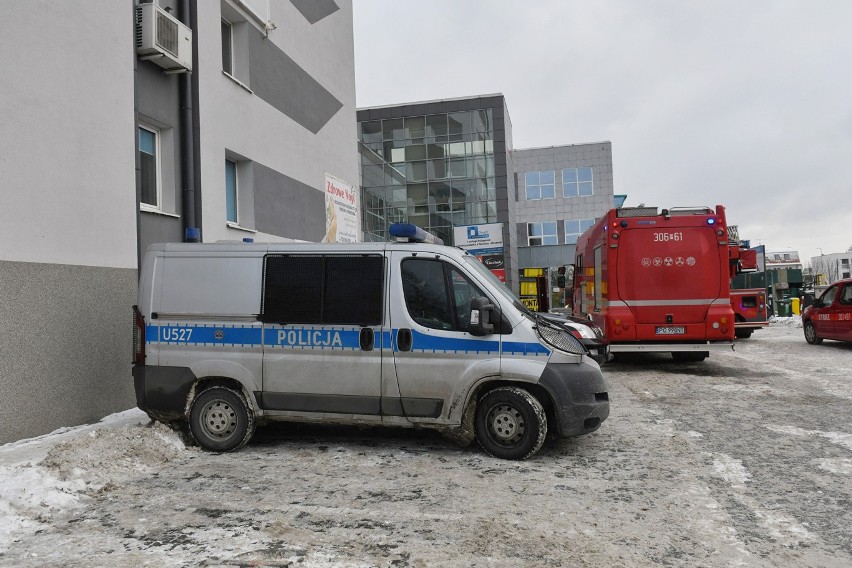 Z wieżowca przy ul. Gronowej ewakuowano w czwartek 20 osób....