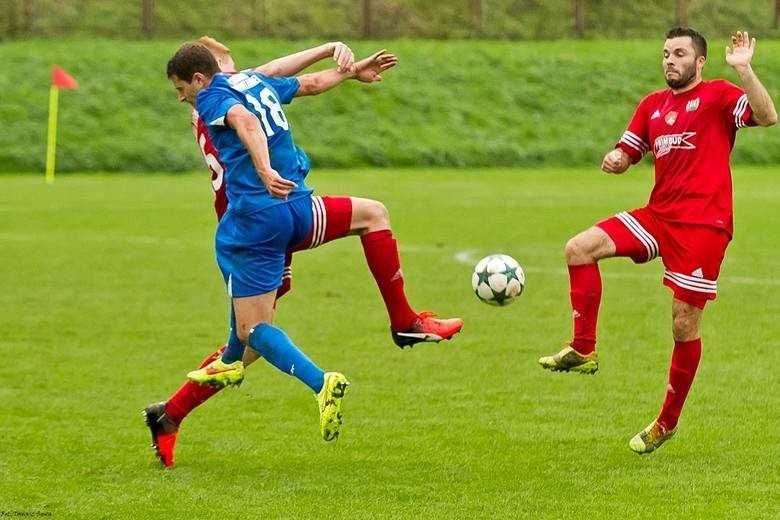 Doświadczony Jacek Maciorowski (z prawej) rozegrał kapitalne...