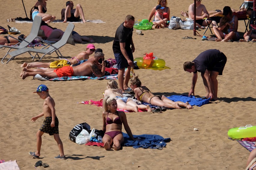 Plaża w Bondarach przyciąga tłumy plażowiczów. Zobacz...