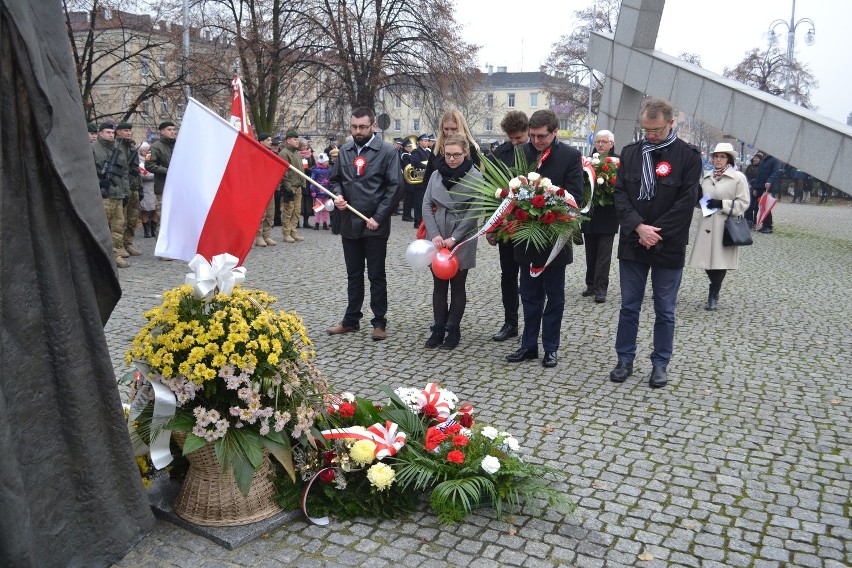 Święto Niepodległości w Częstochowie. Msza święta w Archikatedrze i marsz aleją NMP [ZDJĘCIA]