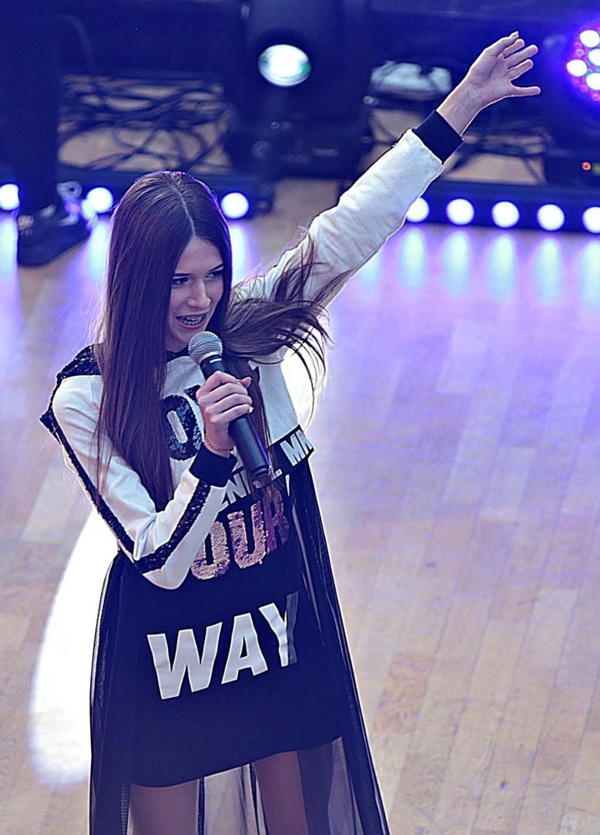 Roksana „Roxie” Węgiel, laureatka konkursu Eurowizji Junior, spotkała się ze swoimi fanami w Bonarce [ZDJĘCIA]