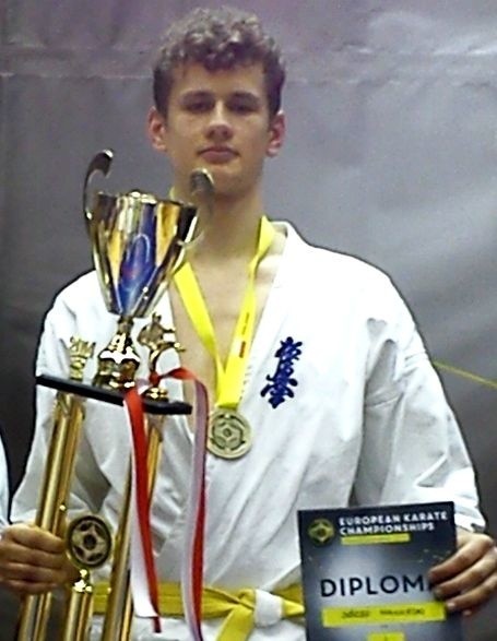 Józef Makarski do zawodnik Brokowskiego Klubu Karate Kyokushin.
