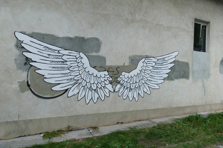 Anielskie skrzydła w Suchedniowie. W niedzielę pod nimi odbędzie się charytatywna akcja (ZDJĘCIA)