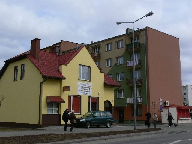 Przeciwni lokalizacji nowego zakładu pogrzebowego w Tarnobrzegu przy ulicy Moniuszki są między innymi mieszkańcy bloku przy ulicy Mickiewicza 16