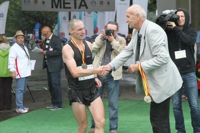 Maraton Wrocław 2013 - [WYNIKI, ZDJĘCIA Z METY, KLASYFIKACJA ZAWODNIKÓW, CZASY]