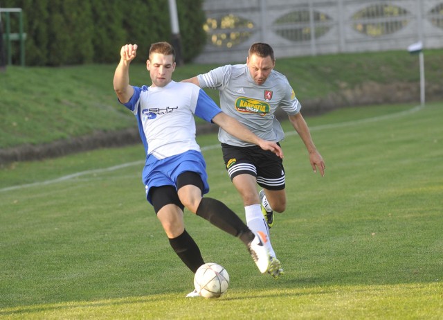 W ligowych derbach z Trzebowniskiem piłkarze z Zaczernia zremisowali 2:2, w Pucharze Polski ze Stobierną poszło im znacznie gorzej.