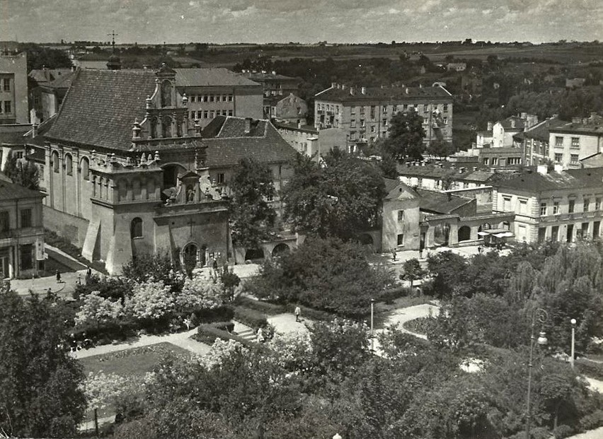 To tu w XX wieku biło serce Lublina. Ulica Świętoduska zawsze tętniła życiem. Zobacz niezwykłe archiwalne zdjęcia