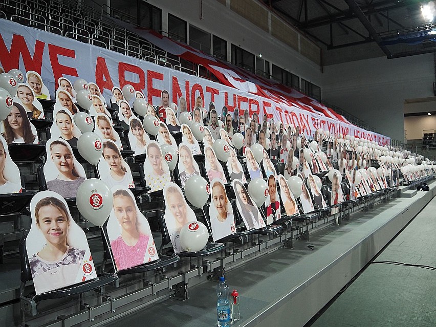 ŁKS Commercecon - VakifBank Stambuł 0:3 (21:25, 19:25, 20:25). ,,Wiewióry" nie dały rady faworytkom