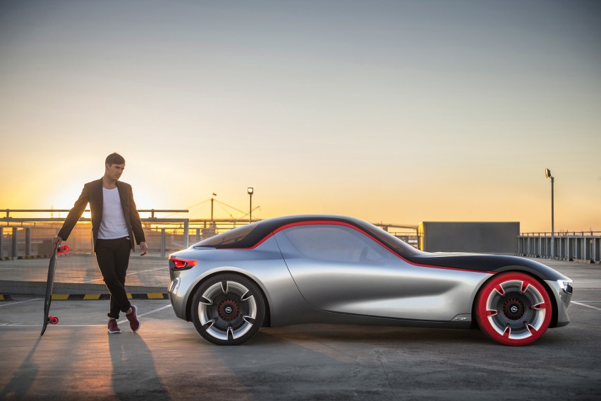 Opel GT Concept będzie miał swoją światową premierę na 86....