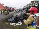 Wypadek w Sokolnikach. Osobówka zderzyła się z dostawczakiem - są poszkodowani  