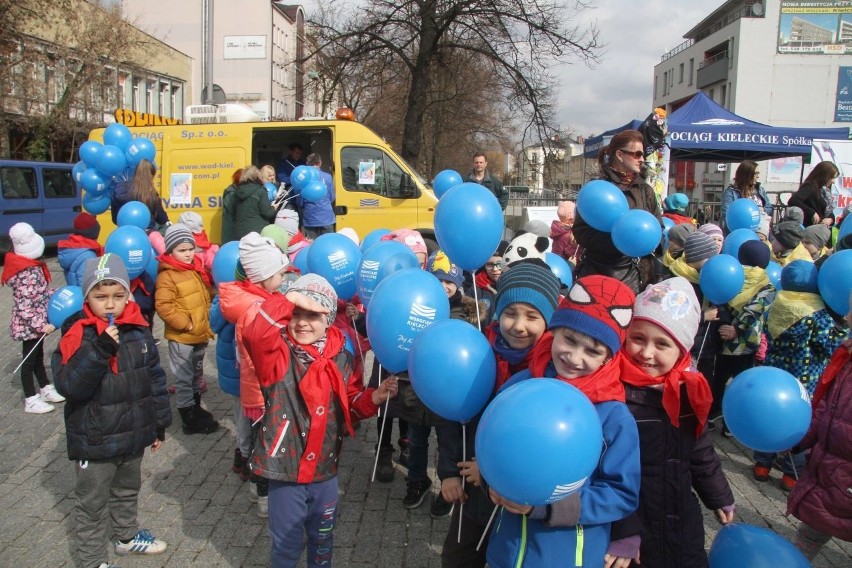 Tłumy dzieci głośno powitały wiosnę w Kielcach