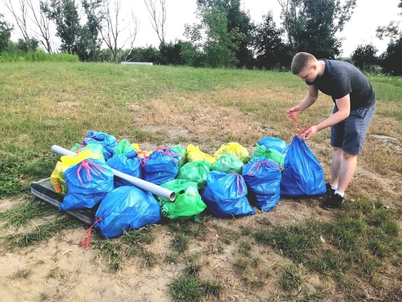 Świdnik. Radni zakasali rękawy i posprzątali park przy Kauflandzie