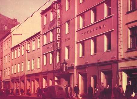 Stare zdjęcia Łodzi. Łódź w latach pięćdziesiątych XX wieku. Warto zobaczyć, działo się wtedy wiele... ZDJĘCIA