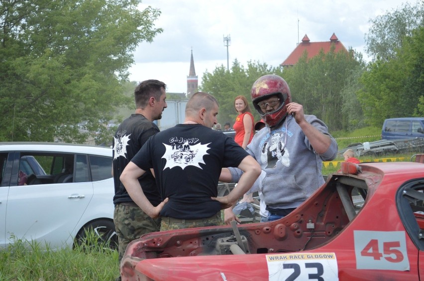 Wraki ścigały się w tumanach kurzu [FOTO]