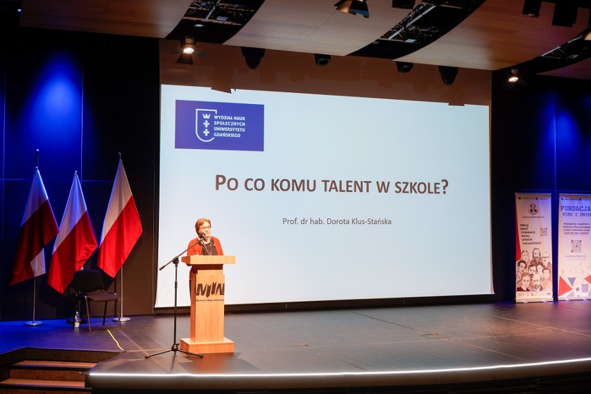 "Talent dla wspólnoty" w Gdańsku. W jaki sposób wykorzystać swój talent, rozwijać się i przynosząsić pożytek społeczności? 