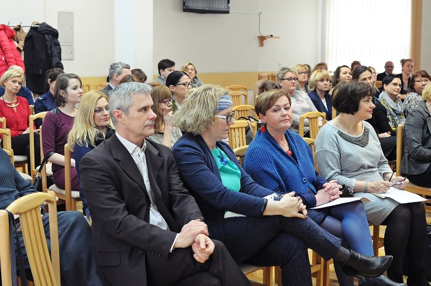 Absencja szkolna źródłem wykluczenia społecznego. Konferencja w Ustce (zdjęcia)