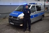 Policjant z Piekar Śląskich uratował życie 81-latce. Seniorka w trakcie zakupów przestała oddychać. Mł. asp. Leszek Brylski ruszył z pomocą