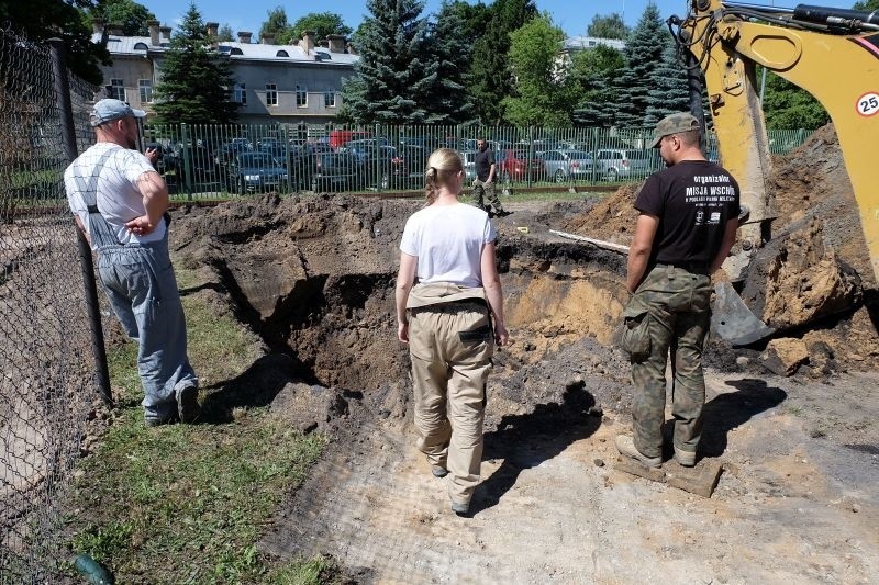 Areszt Śledczy w Białymstoku. Archeolodzy odkrywają tajemnicę. W więzieniu zmarła Francuzka (zdjęcia)