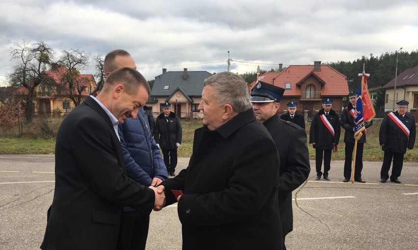 Łyse. Sztandar dla HDK i samochody dla OSP [ZDJĘCIA I WIDEO]