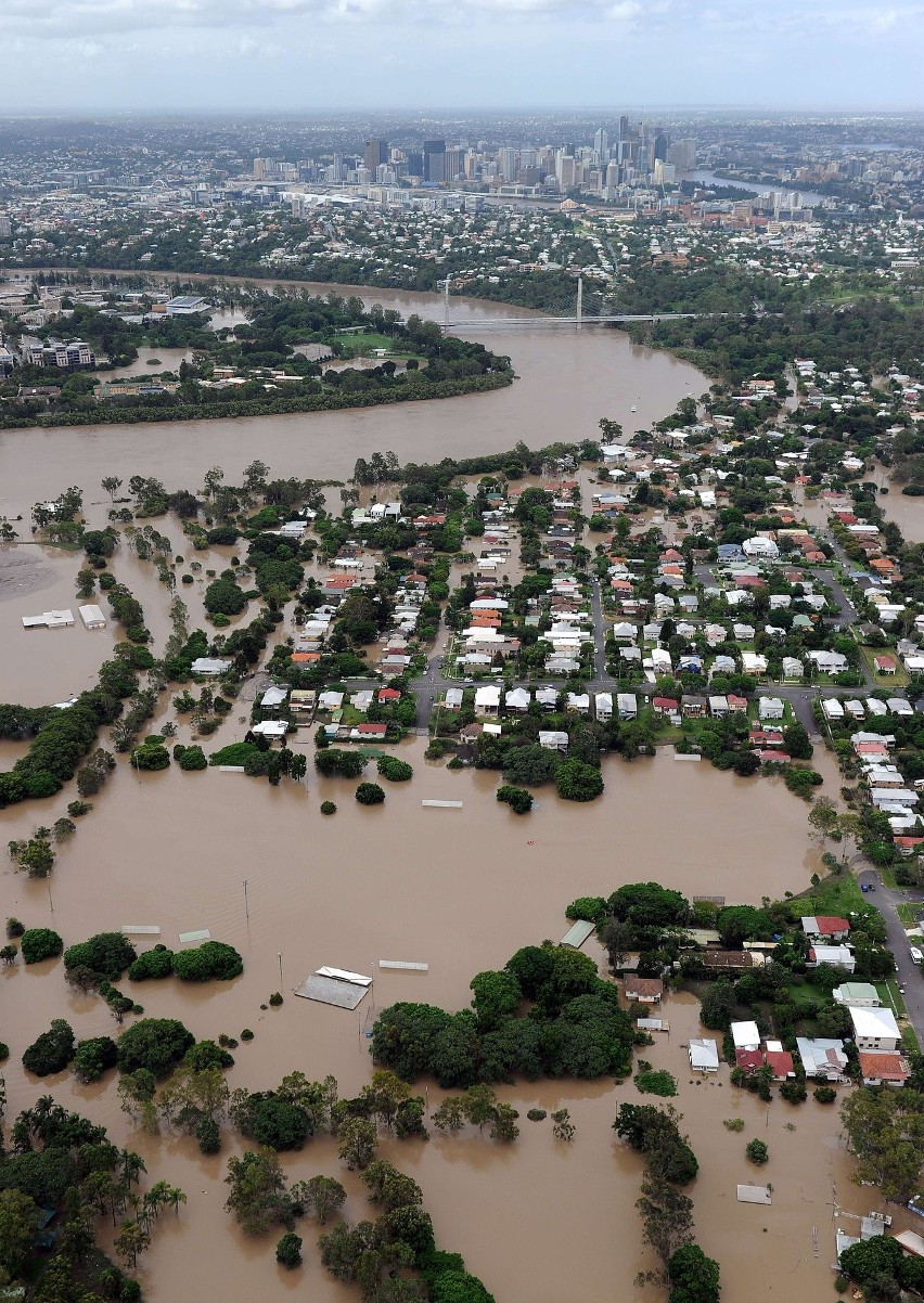 Australia: Ulewy gaszą pożary buszu, ale grożą powodziami [ZDJĘCIA] [WIDEO] Setki interwencji ratowników