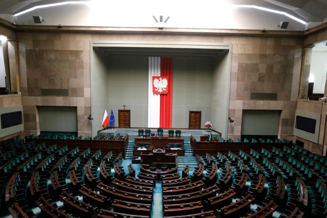 Czy nieobecność posłów Kowala i Poncyljusza podczas głosowania ws. aborcji wynikała z zatrzaśnięcia się w windzie? Tego nie wiadomo, ale w przeszłości niejeden parlamentarzysta właśnie w ten sposób tłumaczył swoją absencję podczas trudnych głosowań(zdjęcie ilustracyjne)