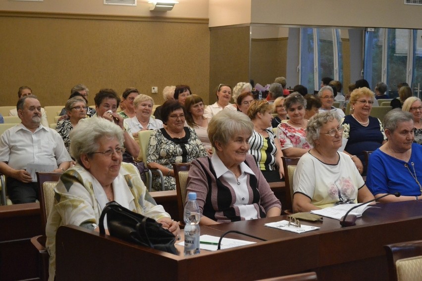 Jaworzno: studenci-seniorzy zakończyli ósmy rok akademicki [ZDJĘCIA]