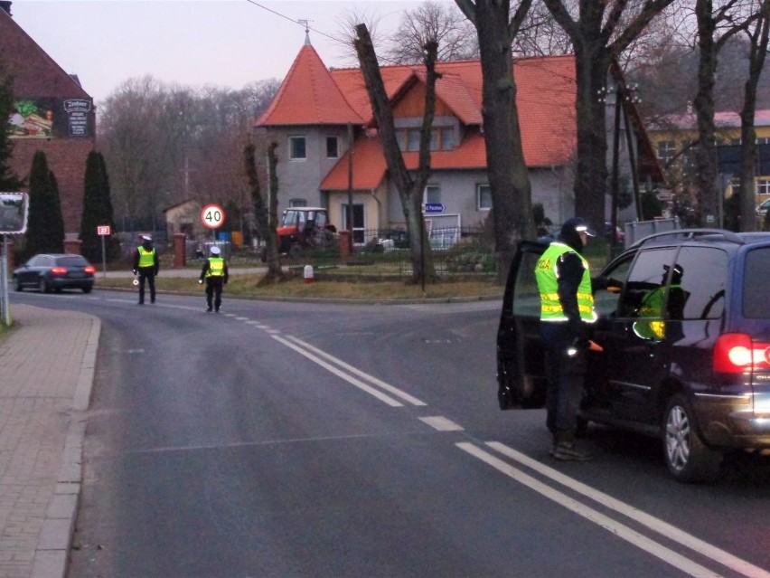 Przewóz. Posypały się mandaty za prędkość nietrzeźwość. Policjanci byli bezlitośni dla tych co łamią prawo