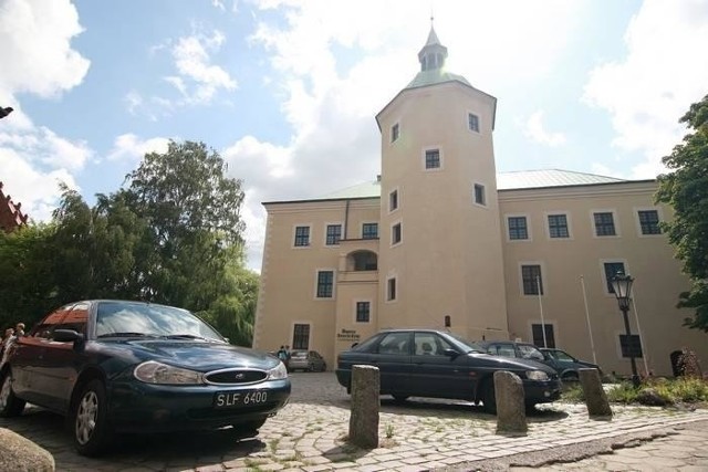 Muzeum Pomorza Środkowego w Słupsku oraz Państwowa Szkoła Muzyczna I i II st. w Słupsku zapraszają  zainteresowanych na koncert „Letnie muzykowanie”.