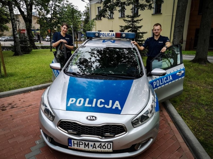 Białystok. Policjanci pomogli ciężko rannemu mężczyźnie, który ucierpiał na skutek wypadku przy pracy 