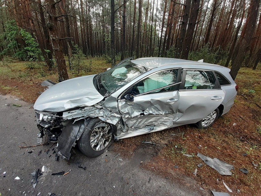 Wypadek na drodze Stare Bosewo - Prabuty. Zderzenie dwóch samochodów osobowych