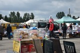 Skarbówka kontroluje handlarzy na Pchlim Targu we Włocławku. Posypały się wysokie mandaty [zdjęcia]