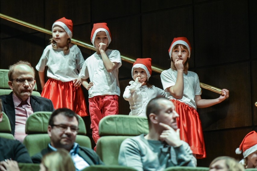 Koncert charytatywny" Kochamy Cię św. Mikołaju"...