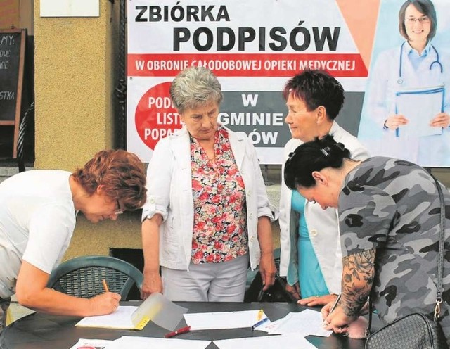 Do składania podpisów w obronie całodobowej opieki medycznej w Gdowie chętnych nie brakowało