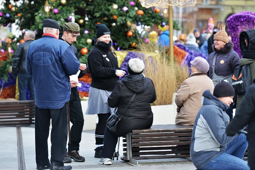 Orszak Trzech Króli w Świnoujściu 2019 przeszedł ulicami miasta [ZDJĘCIA, WIDEO]