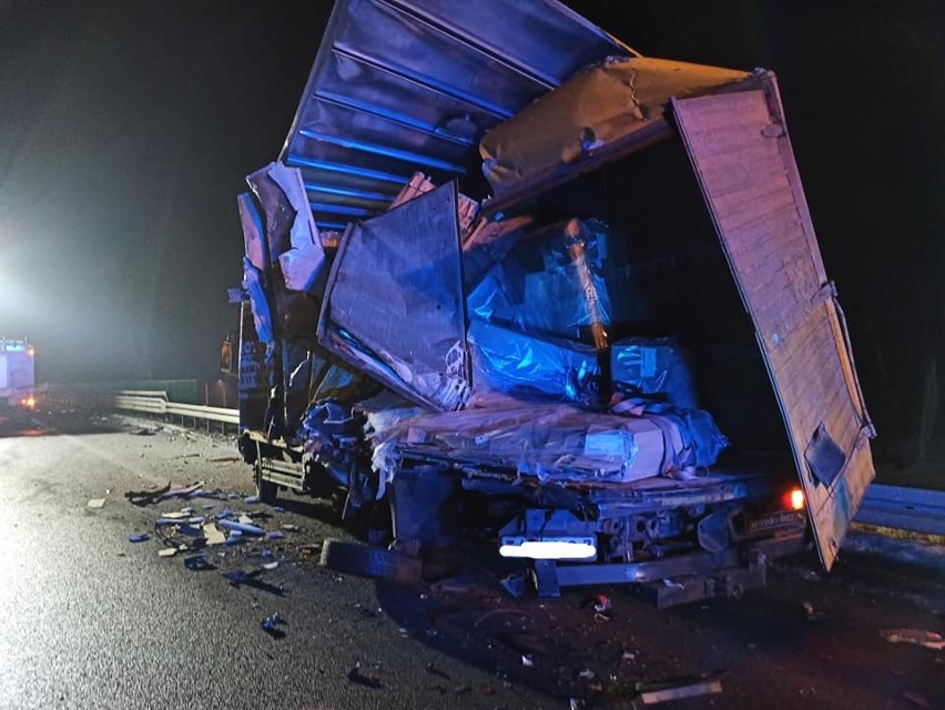 Gosie Duże. Wypadek na S8. Zderzyły się dwie ciężarówki