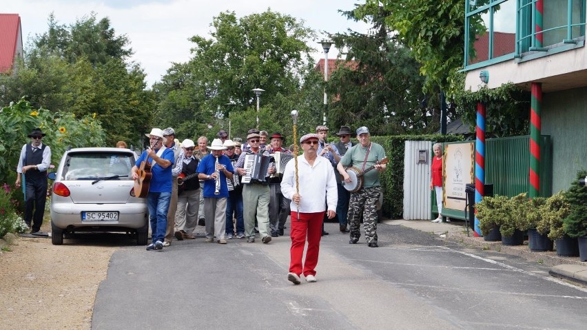 W Kamyku pod Częstochową trwa Festiwal Kapel Podwórkowych