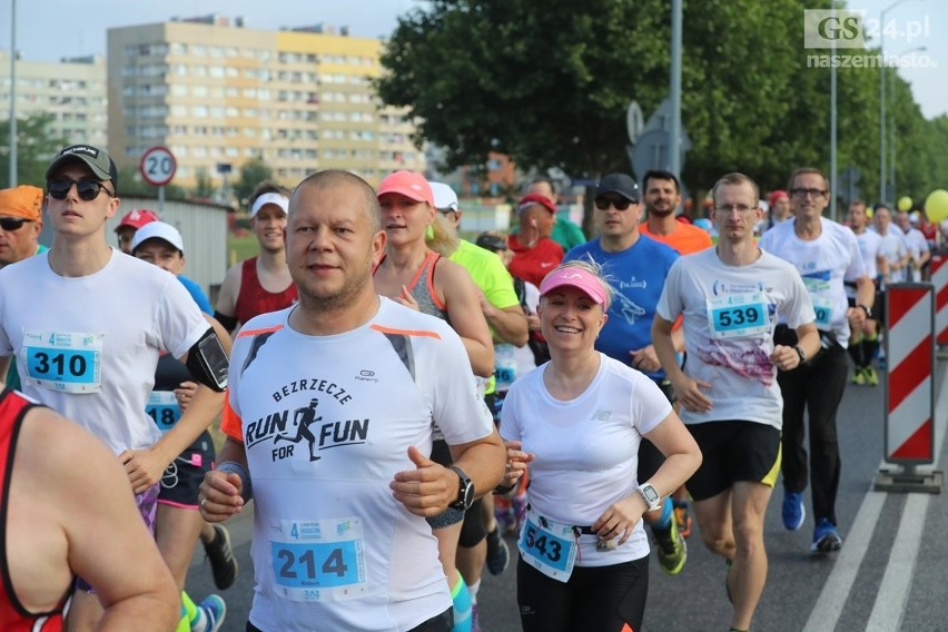 Maraton Szczeciński 2018: pół tysiąca biegaczy! [DUŻO ZDJĘĆ, WIDEO]