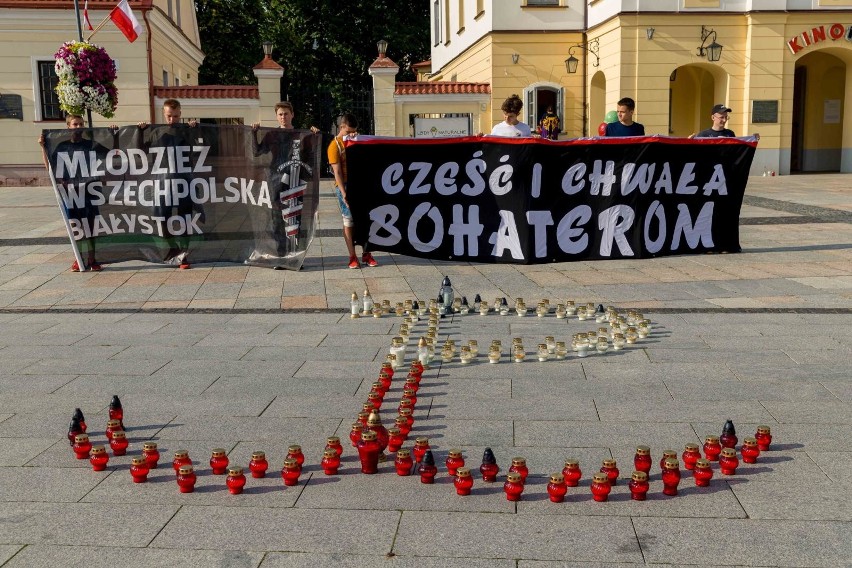 Białystok. Władze miasta i mieszkańcy uczcili 75. rocznicę Powstania Warszawskiego [ZDJĘCIA]